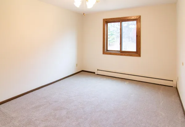 $149,900 | 2690 Oxford Street North, Unit 247, Roseville, MN 55113