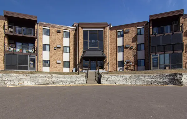 $149,900 | 2690 Oxford Street North, Unit 247, Roseville, MN 55113