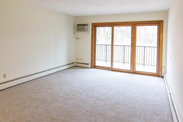 $149,900 | 2690 Oxford Street North, Unit 247, Roseville, MN 55113