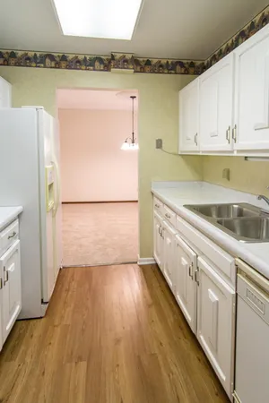 $149,900 | 2690 Oxford Street North, Unit 247, Roseville, MN 55113
