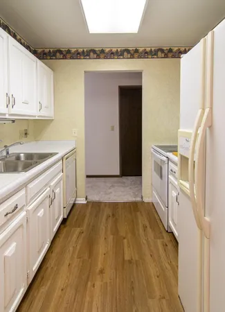 $149,900 | 2690 Oxford Street North, Unit 247, Roseville, MN 55113