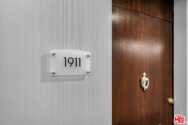 a view of an entryway