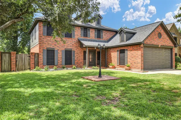 $390,000 | 55 Sweetleaf Court, Lake Jackson, TX 77566