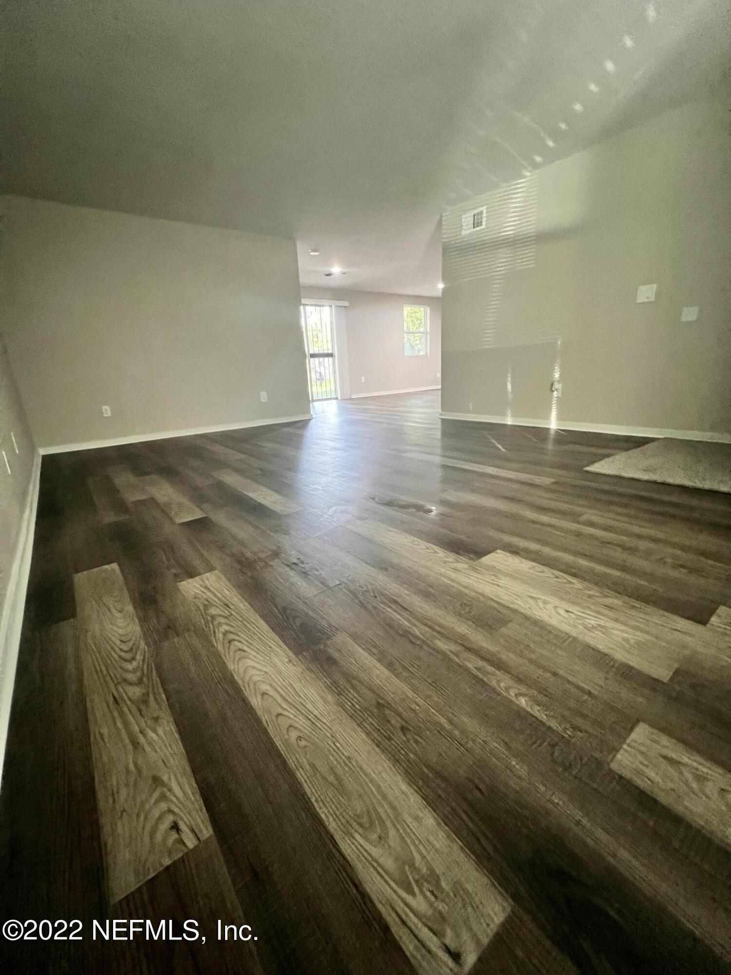 1349 Eagle Cove Road Jacksonville, FL 32218 - Photo 3 of 19 living room