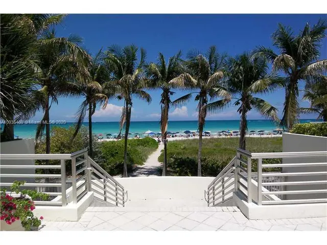 a view of an outdoor space