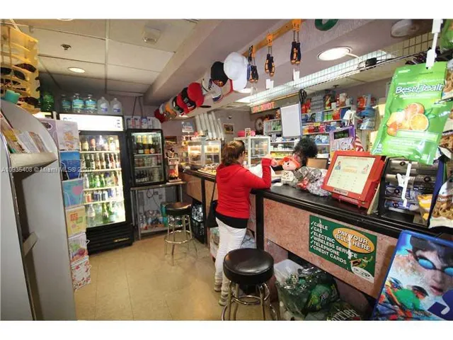 $4,300 | 5161 Collins Avenue, Unit 508, Miami Beach, FL 33140