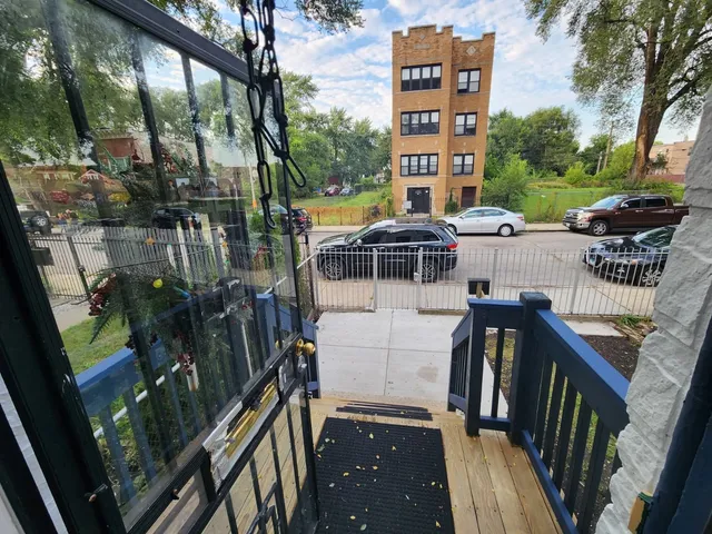 $2,500 | 2825 West Lexington Street, Chicago, IL 60612