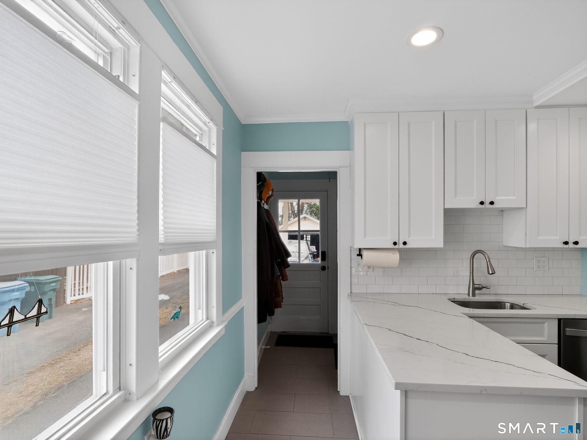 44 Lake Street Hamden, CT 06517 - Photo 8 of 36