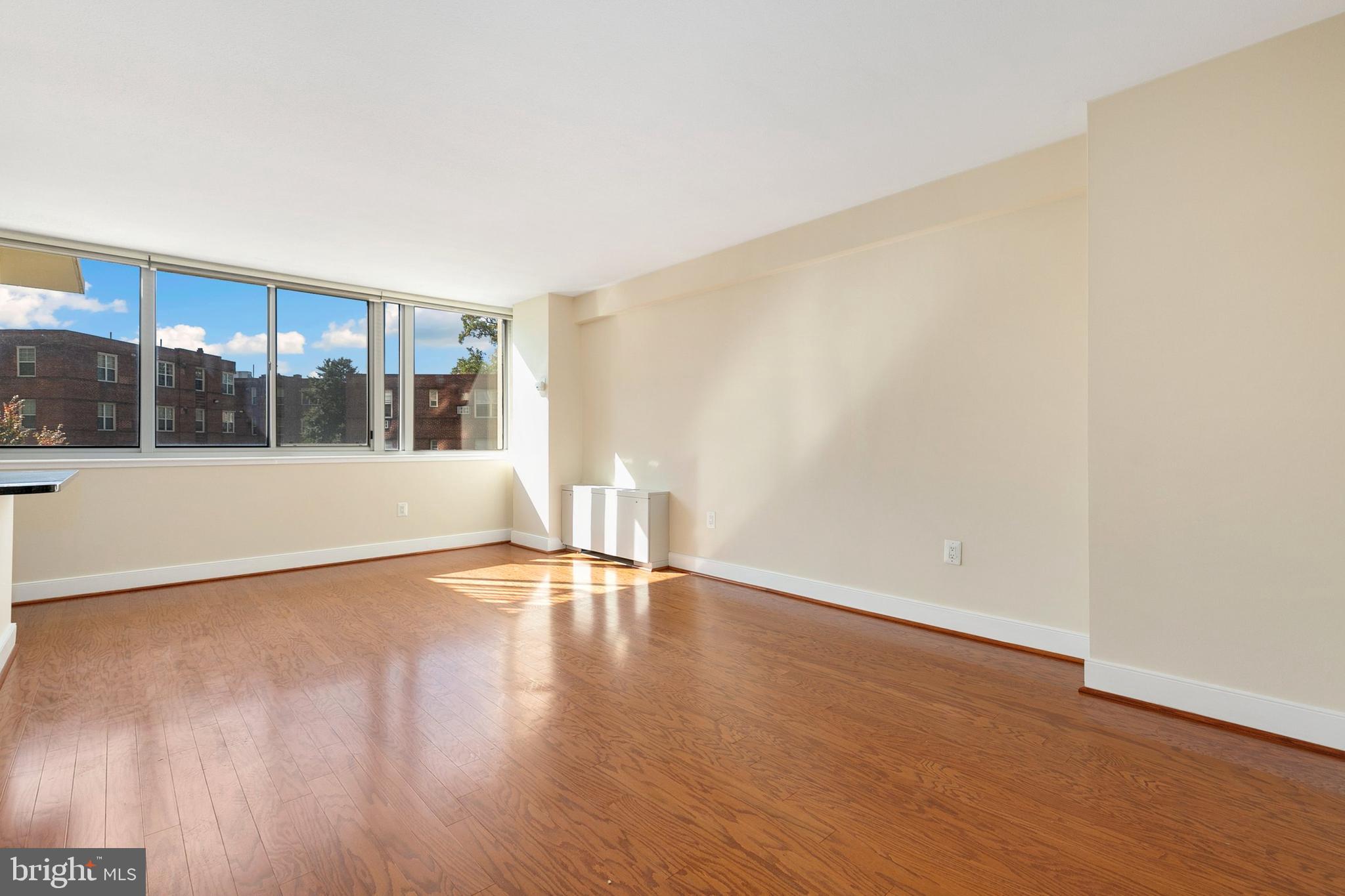 1220 Blair Mill Road, Unit 203 Silver Spring, MD 20910 - Photo 4 of 35 Gallery Image 4