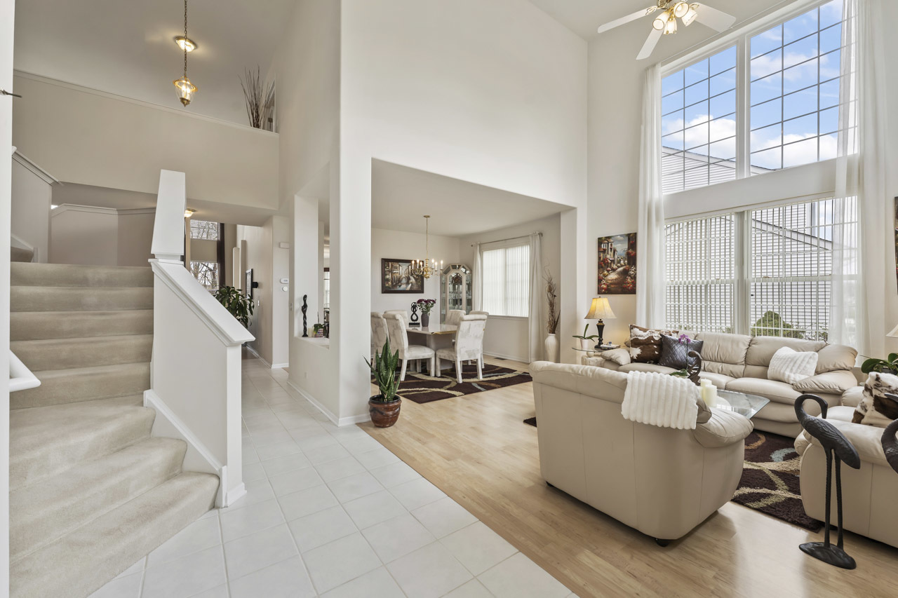 193 South Pleasant Road Lake Zurich, IL 60047 - Photo 3 of 55