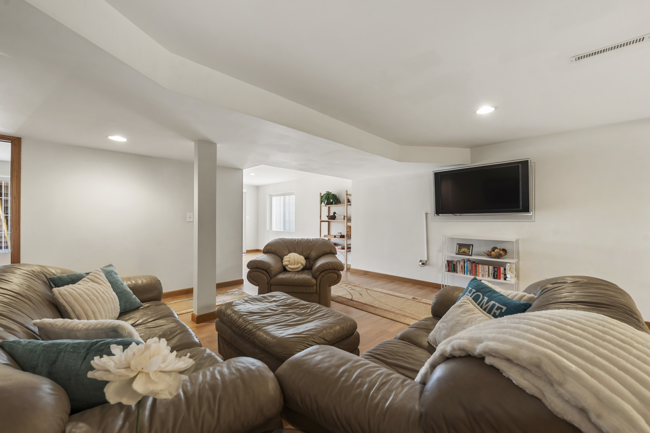 193 South Pleasant Road Lake Zurich, IL 60047 - Photo 32 of 55