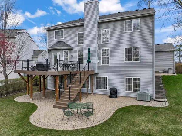 $775,000 | 193 South Pleasant Road, Lake Zurich, IL 60047