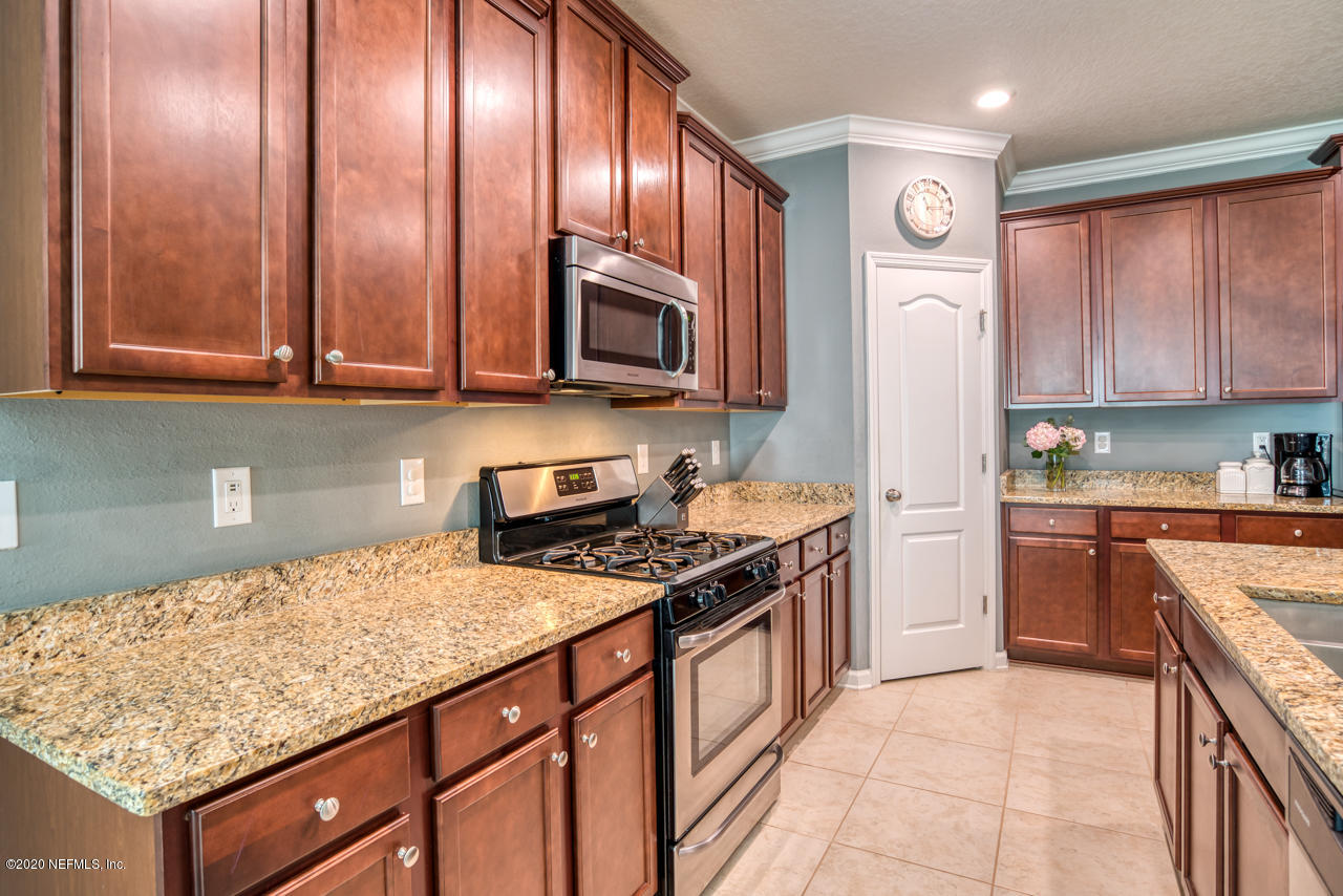 Beautiful granite counter tops