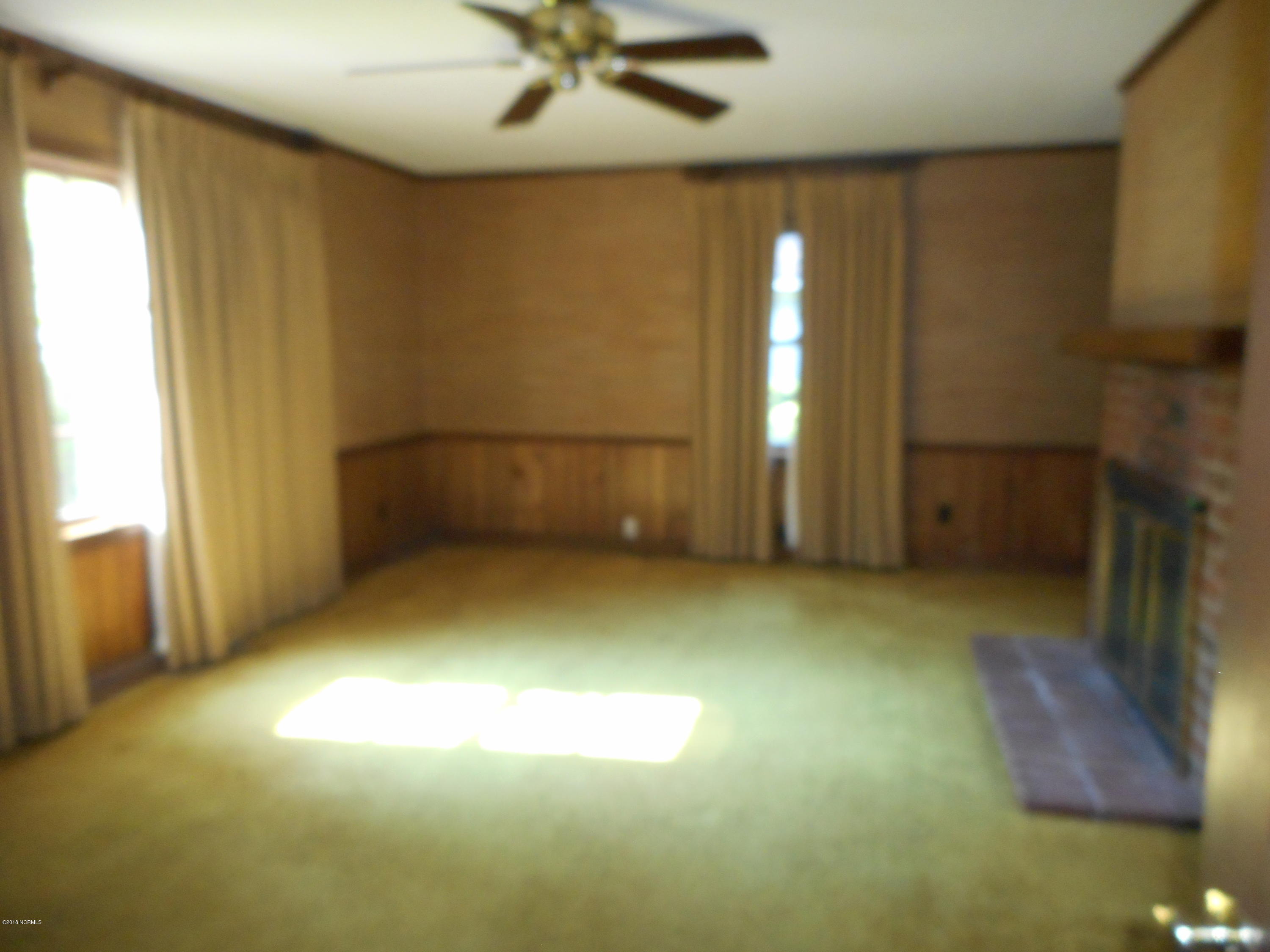 1907 Hardee Road Kinston, NC 28504 - Photo 18 of 34 Den/Office 1