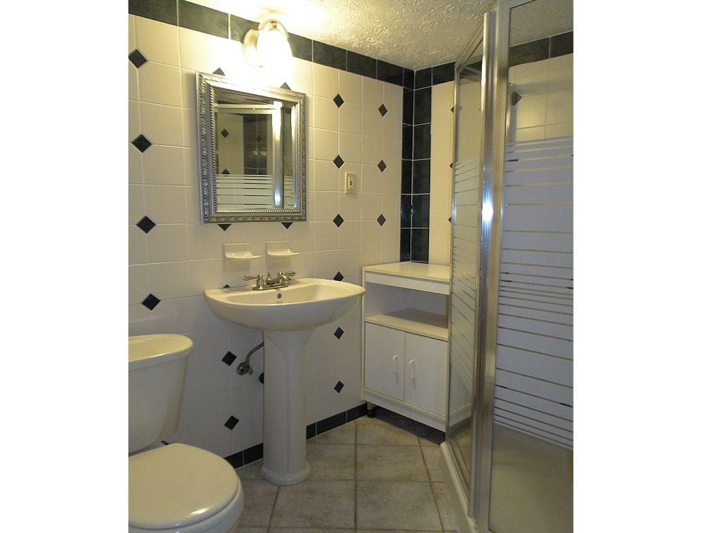 4822 Baptist Road Whitehall, PA 15227 - Photo 21 of 25 Gallery Image 21