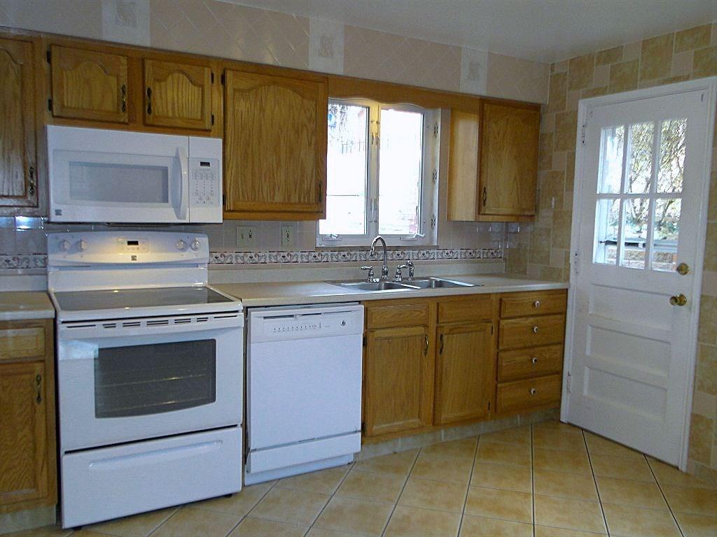 4822 Baptist Road Whitehall, PA 15227 - Photo 7 of 25 Gallery Image 7