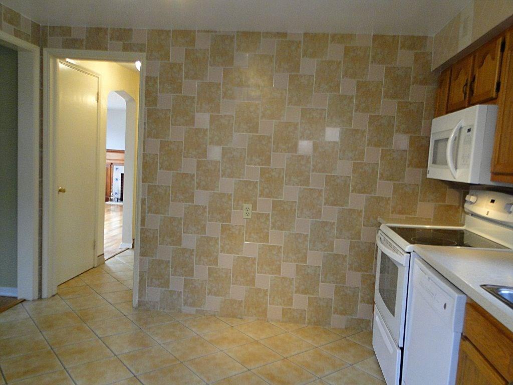 4822 Baptist Road Whitehall, PA 15227 - Photo 9 of 25 Gallery Image 9
