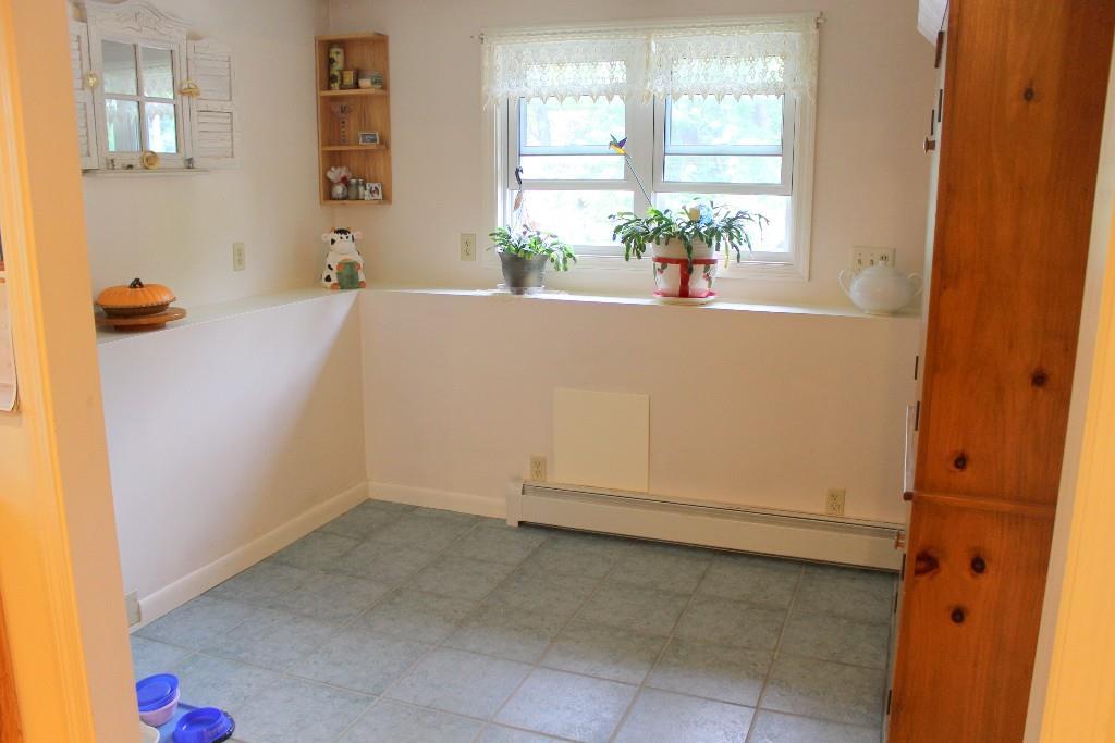 92 Briarwood Road South Portland, ME 04106 - Photo 6 of 29 Kitchen Nook
