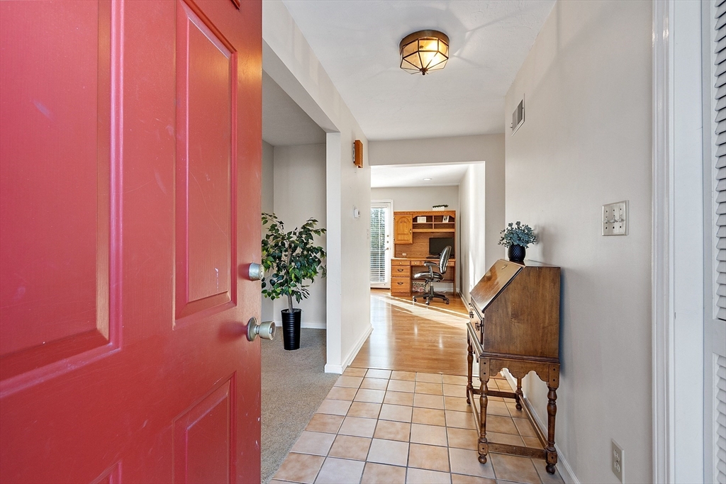 26 Fairway Circle, Unit 26 Natick, MA 01760 - Photo 2 of 32