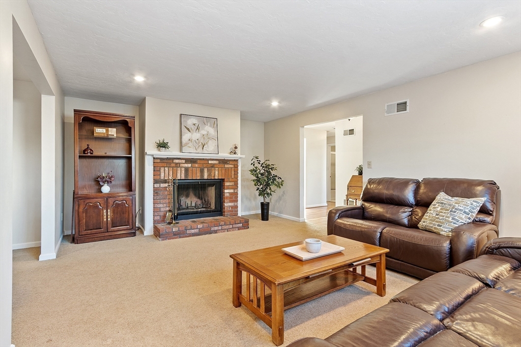 26 Fairway Circle, Unit 26 Natick, MA 01760 - Photo 7 of 32