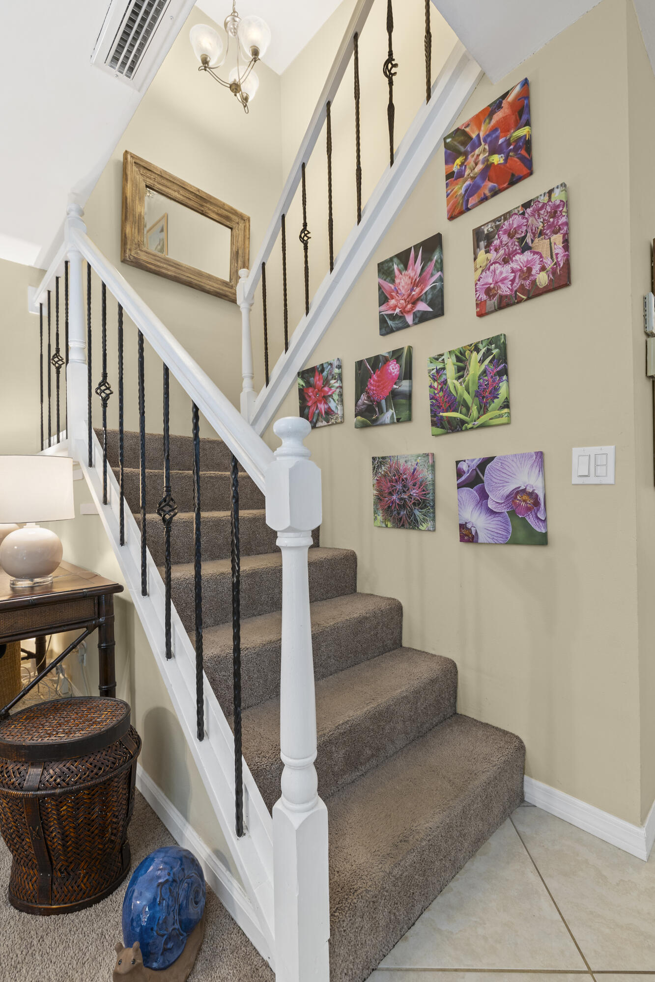 110 North Delaware Boulevard, Unit 18A Jupiter, FL 33458 - Photo 14 of 30 a view of entryway and hall