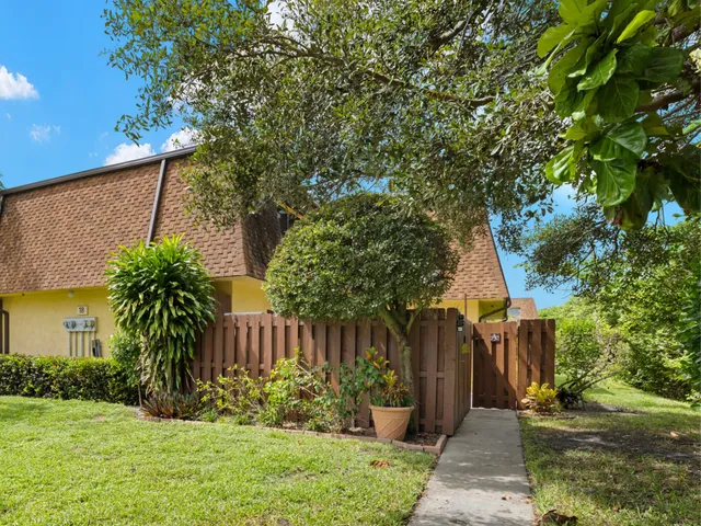 $360,000 | 110 North Delaware Boulevard, Unit 18A, Jupiter, FL 33458