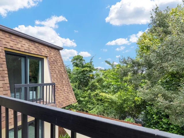 $360,000 | 110 North Delaware Boulevard, Unit 18A, Jupiter, FL 33458