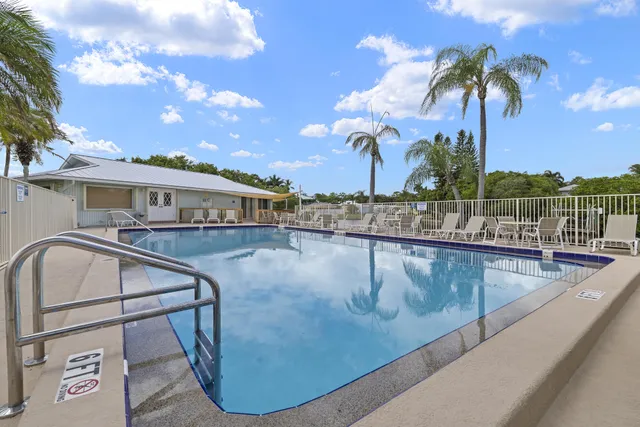 $360,000 | 110 North Delaware Boulevard, Unit 18A, Jupiter, FL 33458