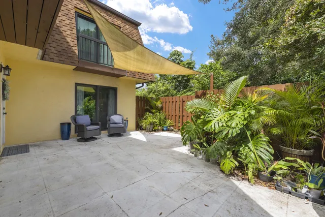 $360,000 | 110 North Delaware Boulevard, Unit 18A, Jupiter, FL 33458