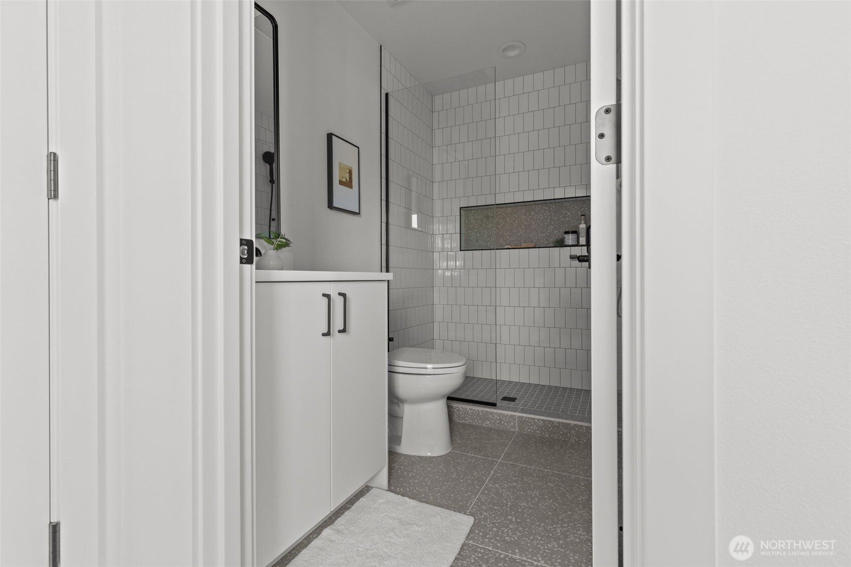 8405 42nd Avenue Southwest Seattle, WA 98136 - Photo 21 of 37