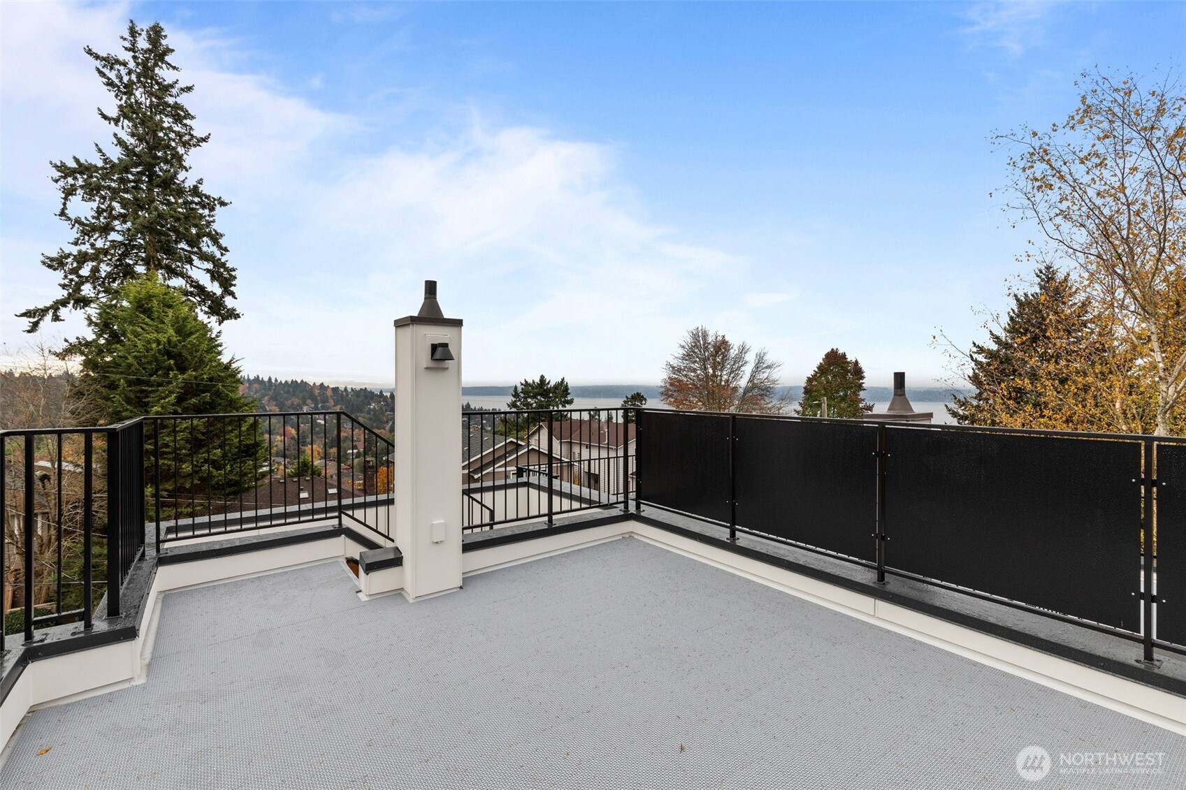 8405 42nd Avenue Southwest Seattle, WA 98136 - Photo 28 of 34 a view of a terrace