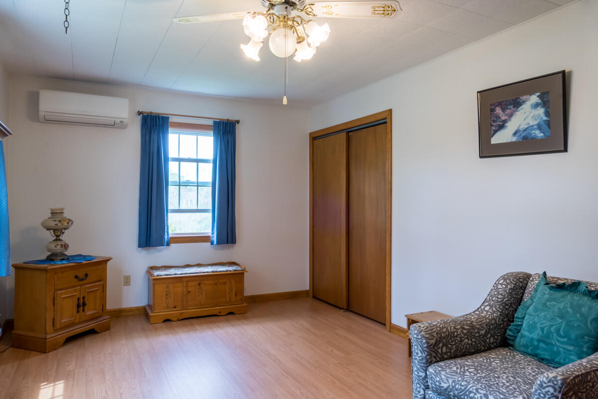 800 North Road Yarmouth, ME 04096 - Photo 22 of 60 31-1st bedroom (3 of 3)