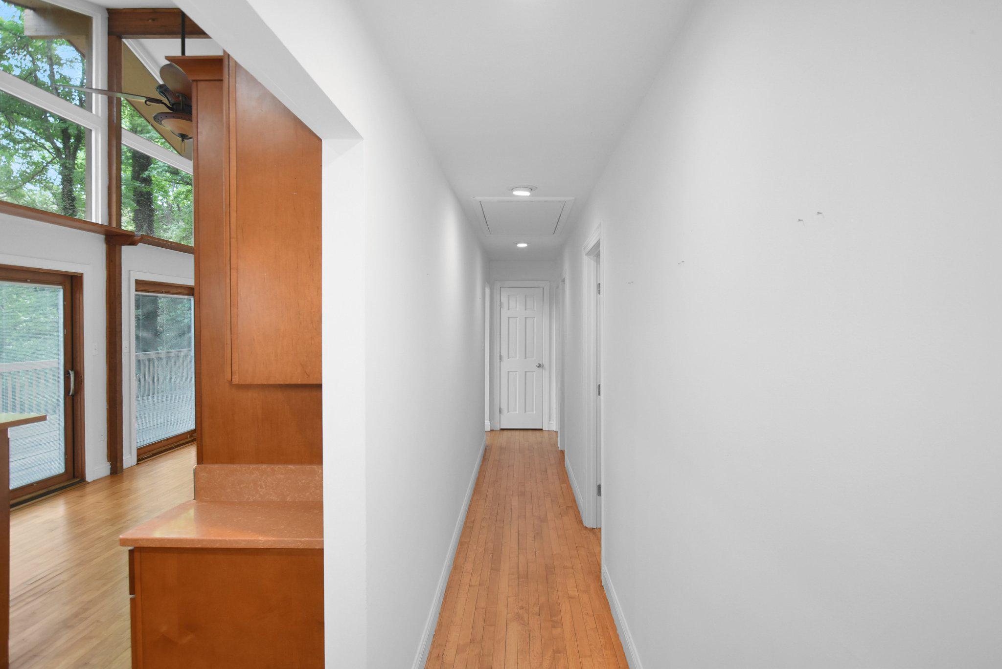 149 Windcliff Road Prince Frederick, MD 20678 - Photo 14 of 35 Main Hallway