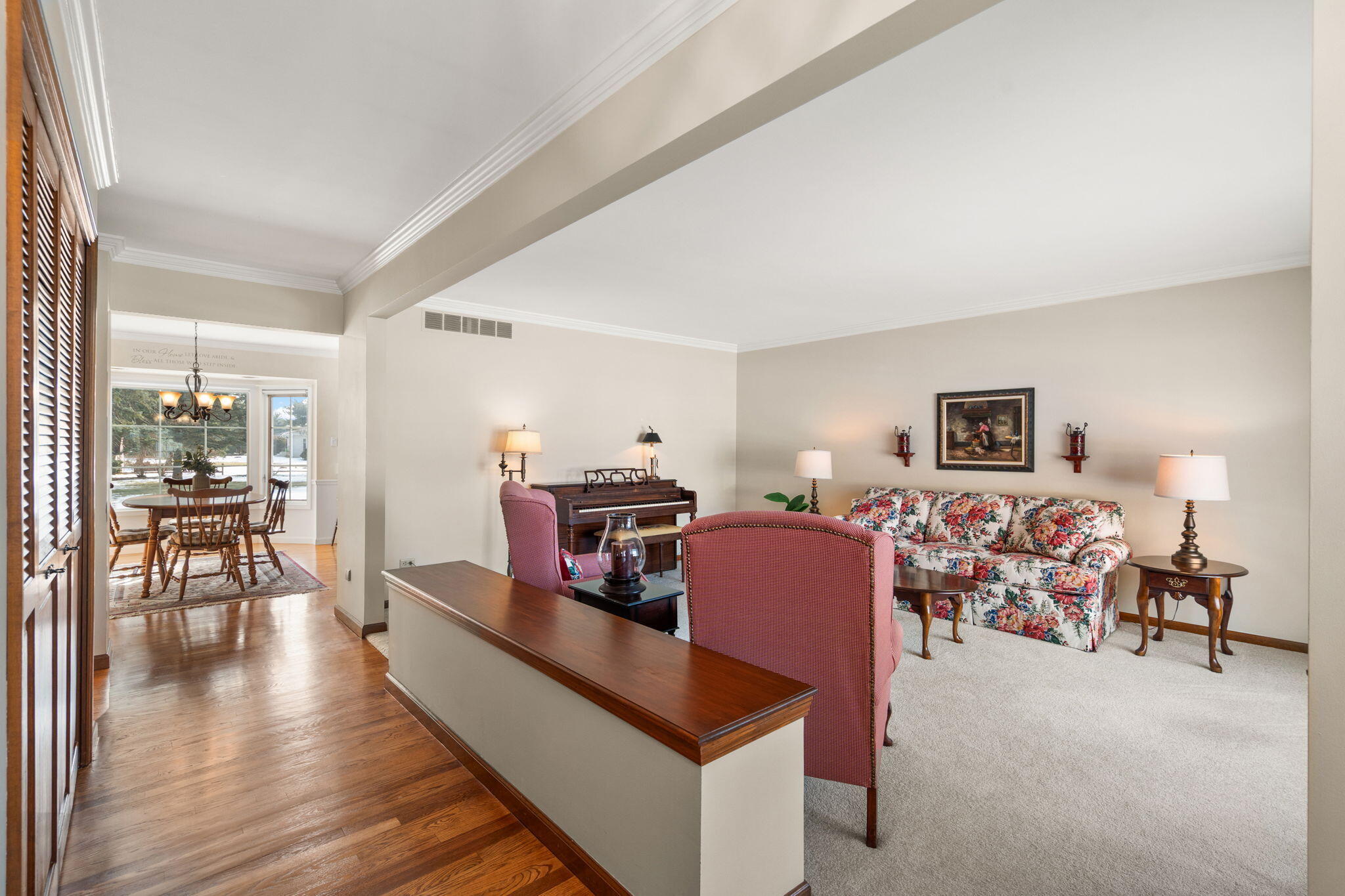 8423 Harrison Avenue Munster, IN 46321 - Photo 9 of 43 2048x1365