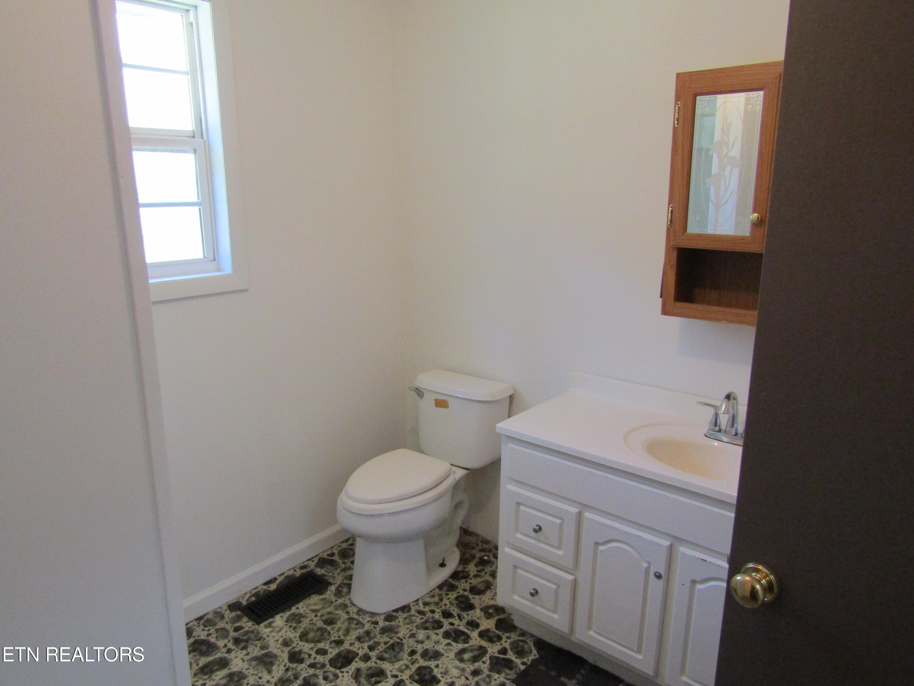 299 Shoun Hollow Road Jacksboro, TN 37757 - Photo 8 of 15 Bathroom