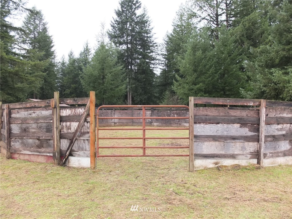 16730 Williams Lane Southwest Rochester, WA 98579 - Photo 10 of 23