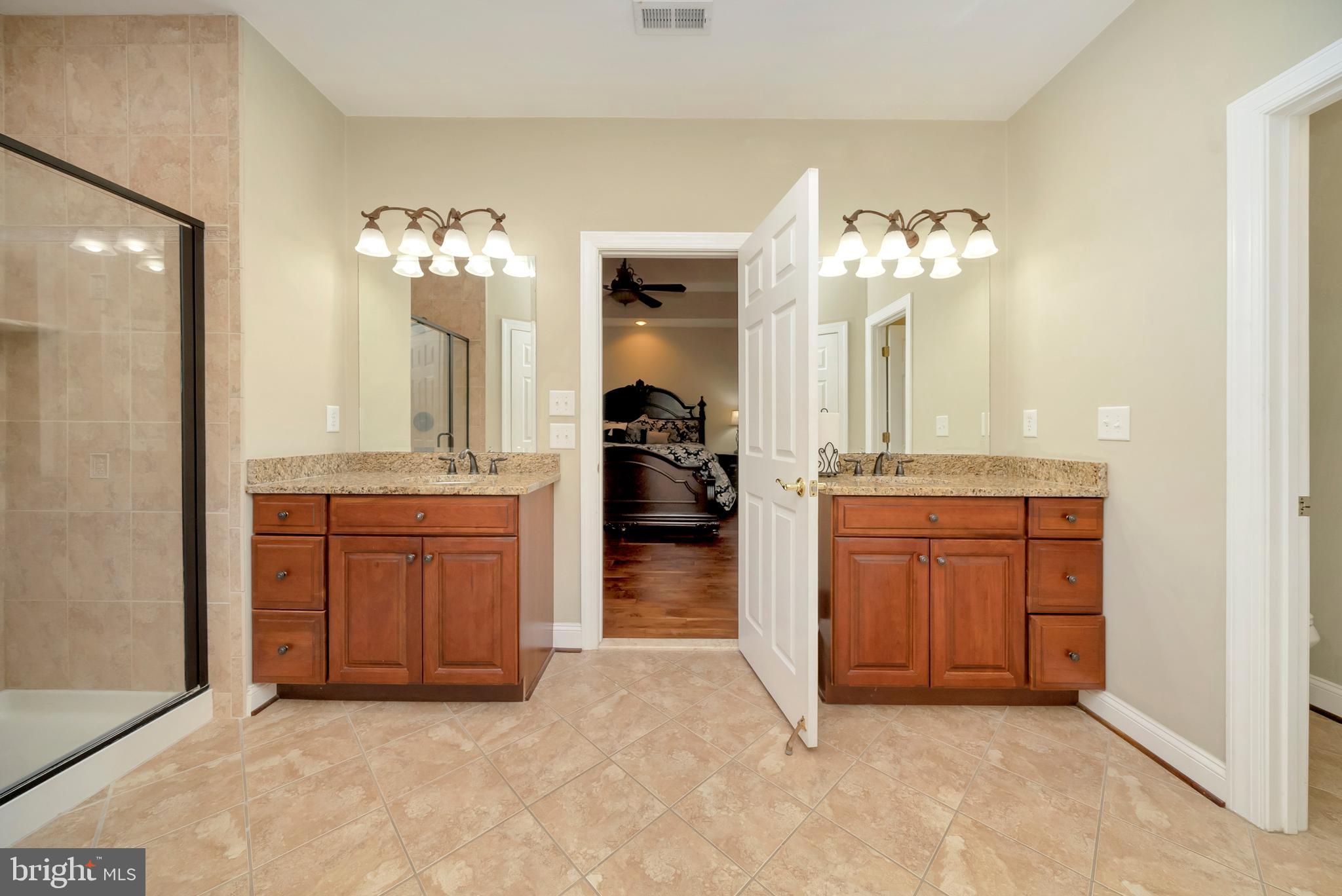 5800 Hickory Ridge Road Spotsylvania, VA 22551 - Photo 16 of 35 Owners Ensuite Bathroom