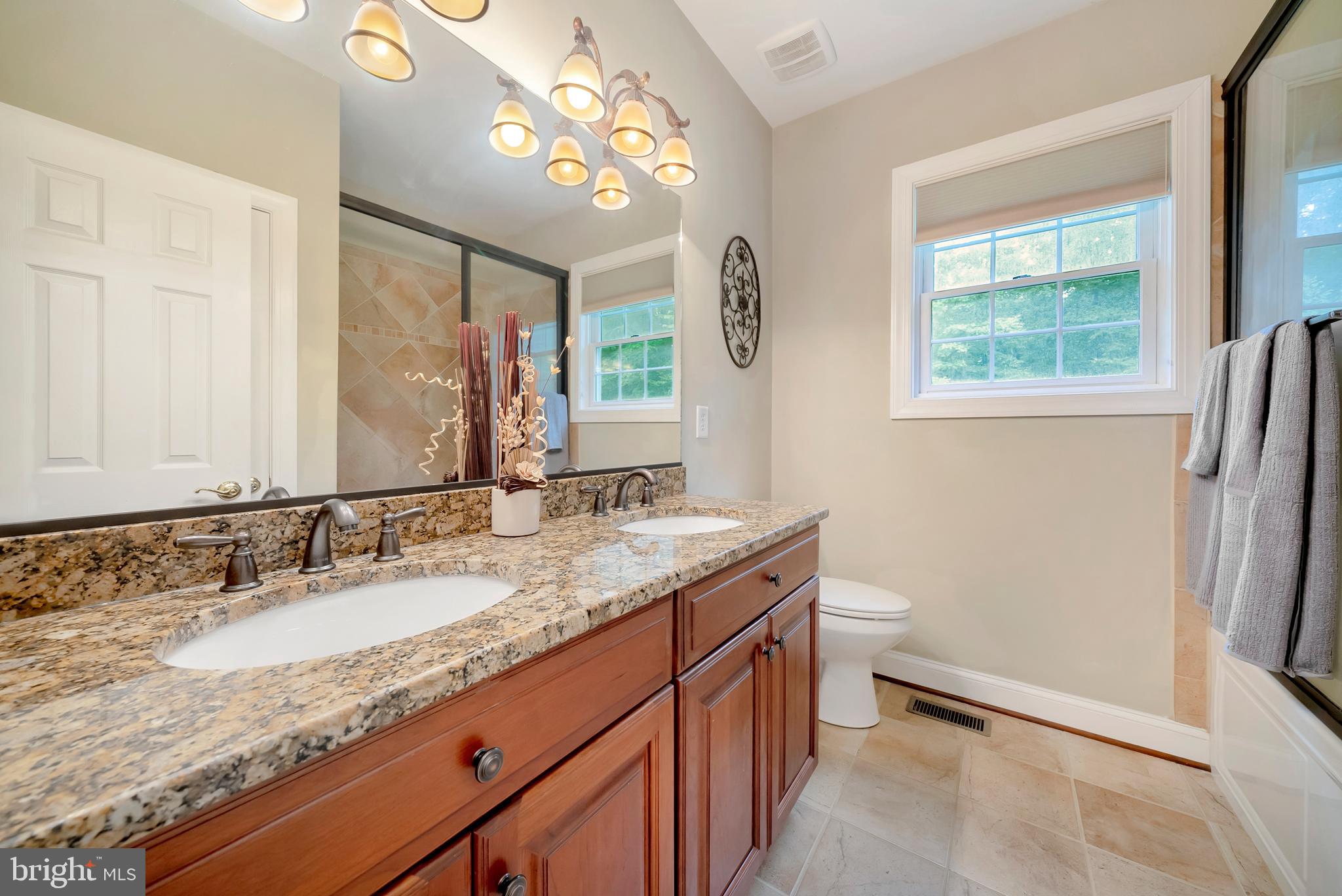 5800 Hickory Ridge Road Spotsylvania, VA 22551 - Photo 19 of 35 Guest Bathroom