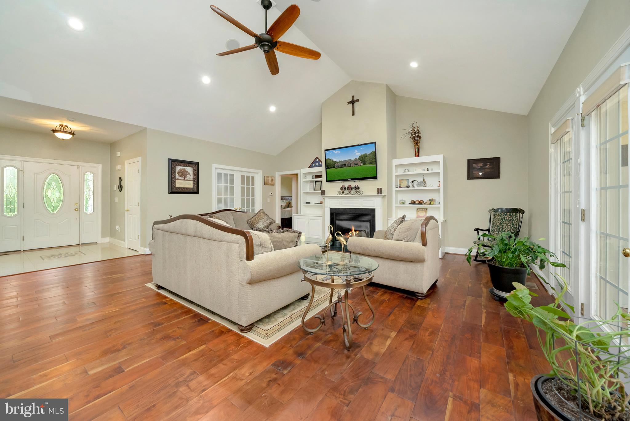 5800 Hickory Ridge Road Spotsylvania, VA 22551 - Photo 7 of 35 Great Room Custom Built in Book Cases
