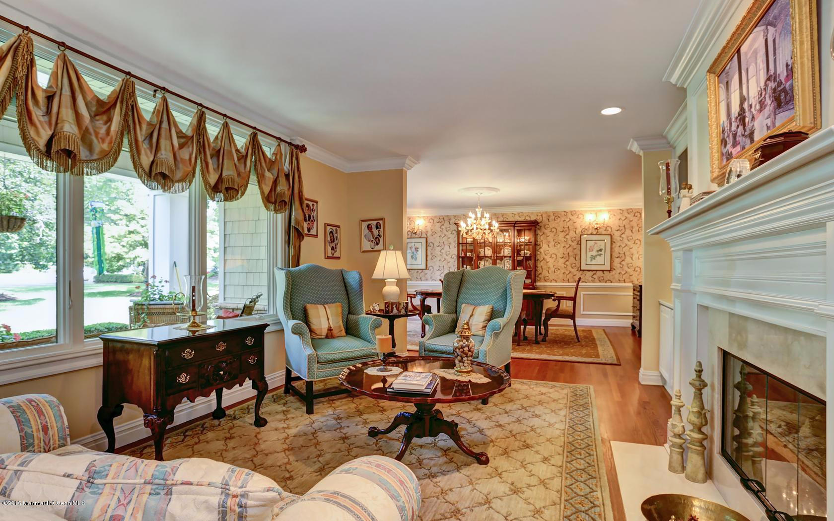 7 Willow Road Holmdel, NJ 07733 - Photo 14 of 33 Living Room