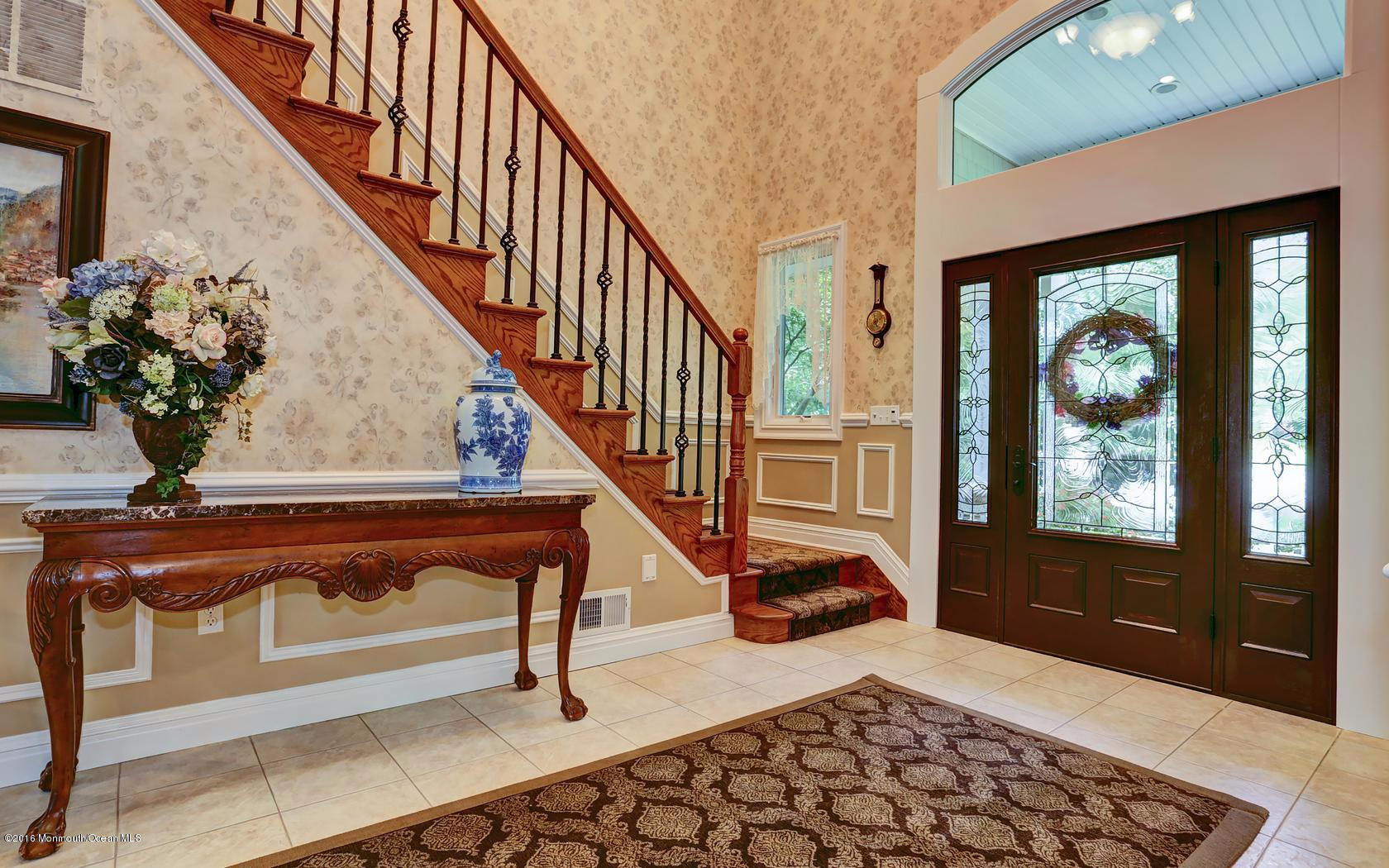 7 Willow Road Holmdel, NJ 07733 - Photo 4 of 33 Foyer