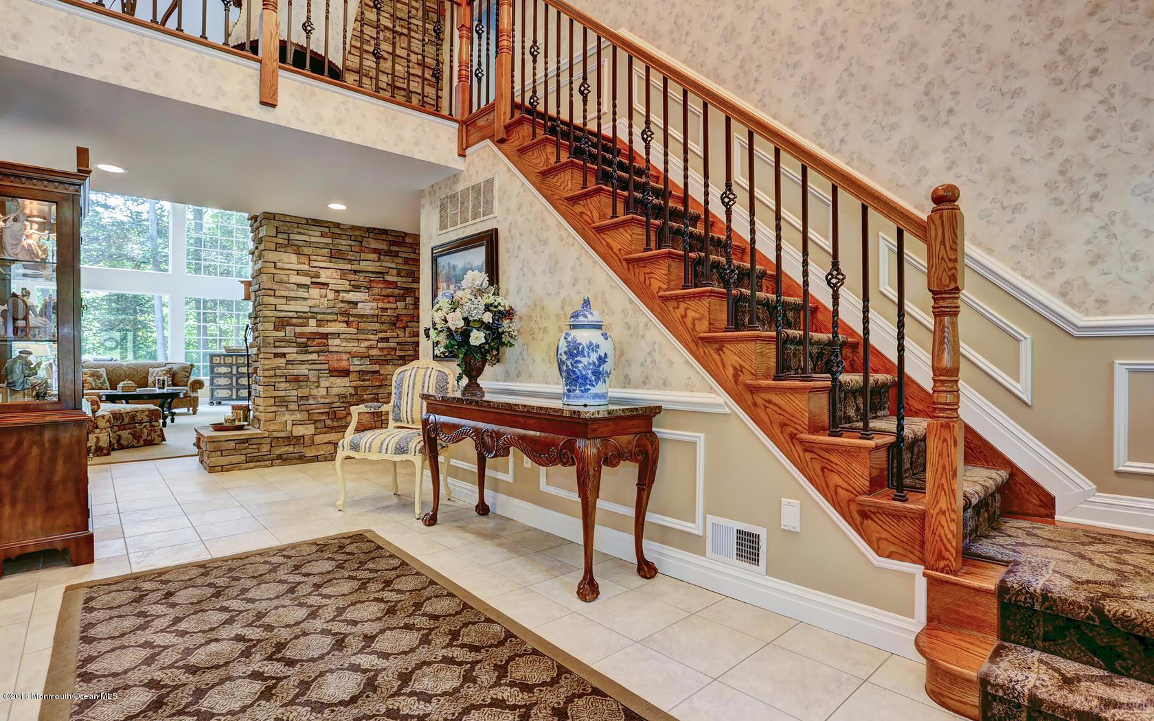 7 Willow Road Holmdel, NJ 07733 - Photo 5 of 33 Foyer (2)