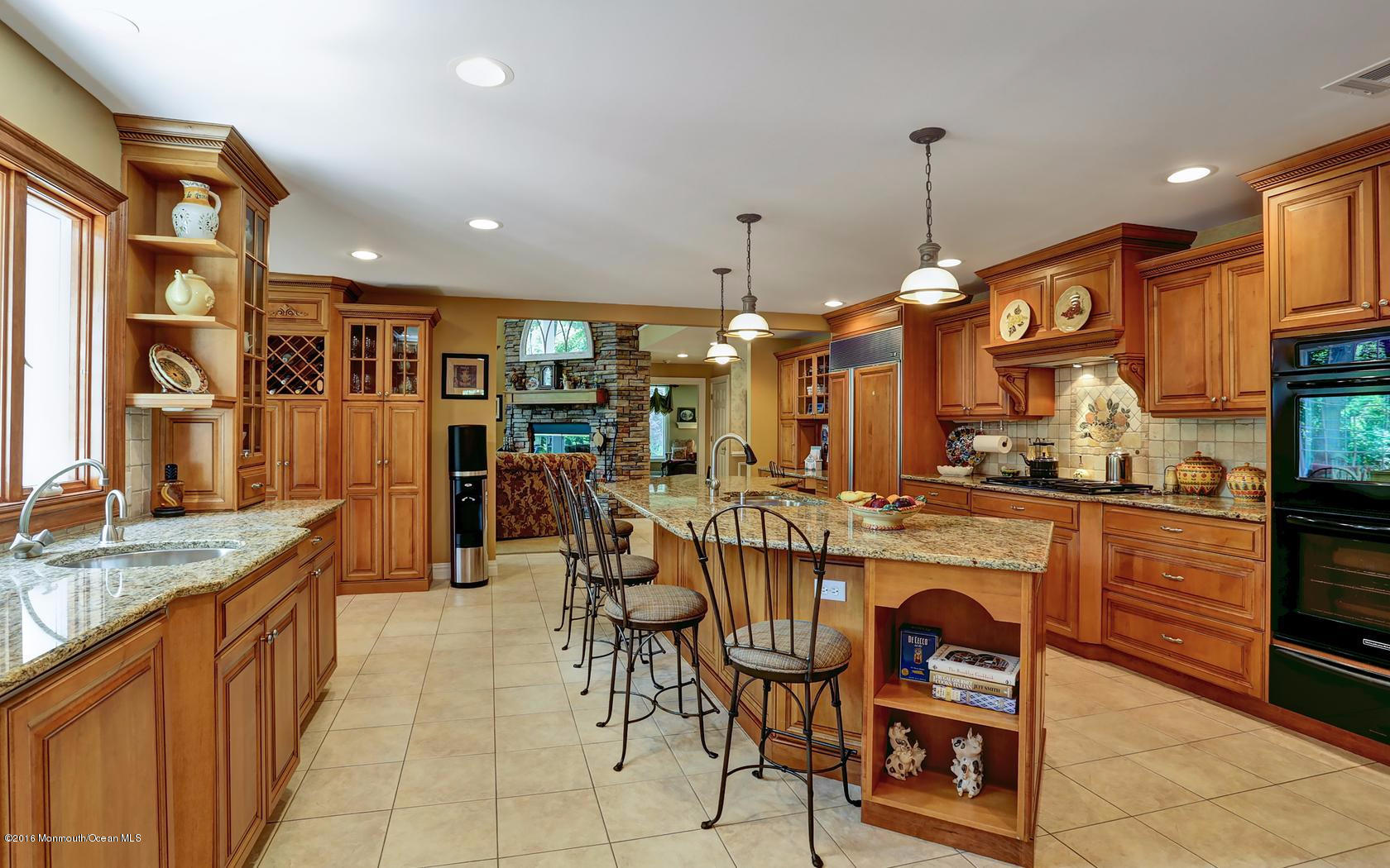 7 Willow Road Holmdel, NJ 07733 - Photo 9 of 33 Kitchen (4)