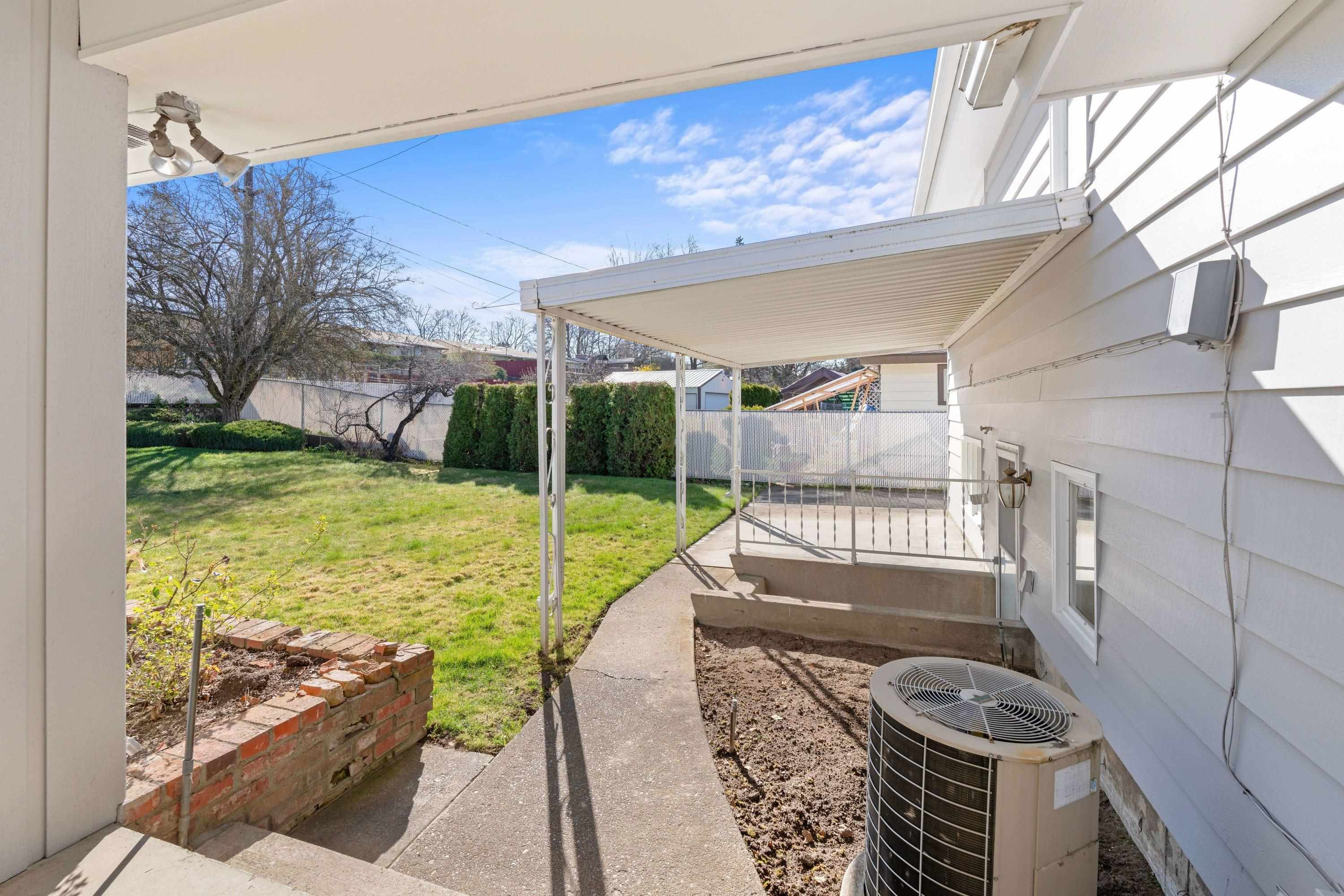 5724 North Fleming Street Spokane, WA 99205 - Photo 35 of 49