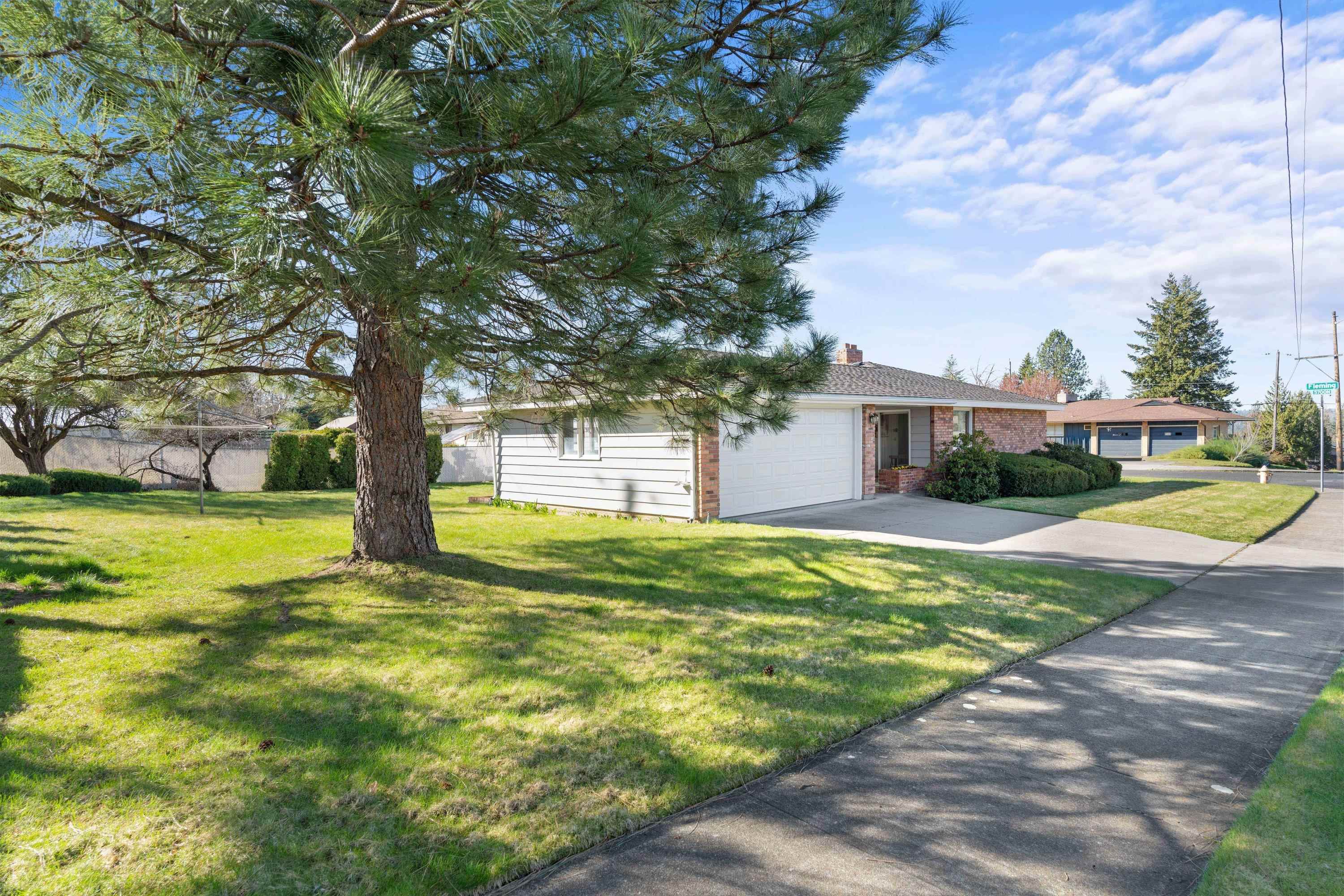 5724 North Fleming Street Spokane, WA 99205 - Photo 5 of 49