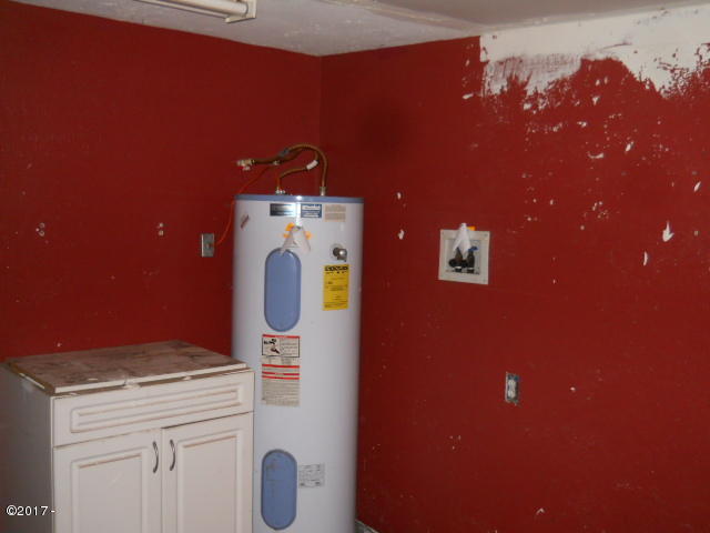 459 Southeast Gibson Road Waldport, OR 97394 - Photo 21 of 22 Laundry