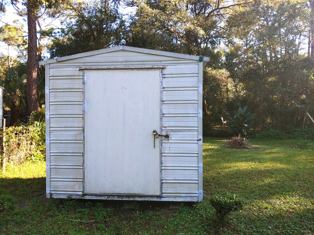 44 Gibson Road Apalachicola, FL 32320 - Photo 12 of 38