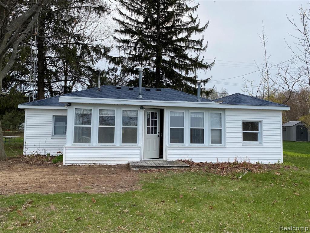 2881 South Lakeshore Road Applegate, MI 48401 - Photo 17 of 20