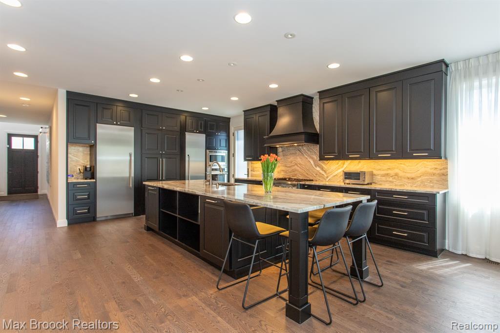 25925 York Road Royal Oak, MI 48067 - Photo 9 of 88