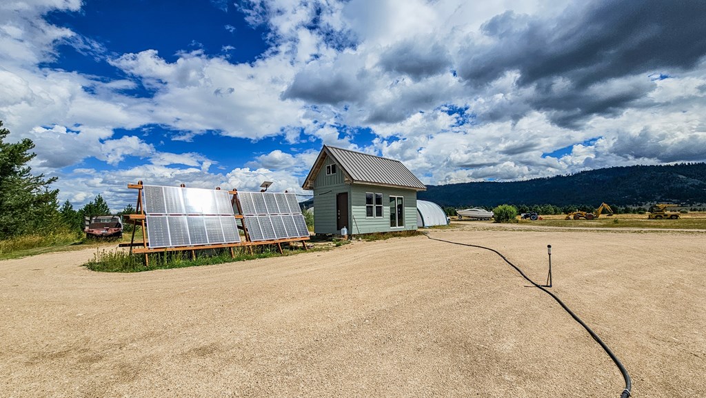 101 Sixty Lane Cascade, ID 83611 - Photo 2 of 52